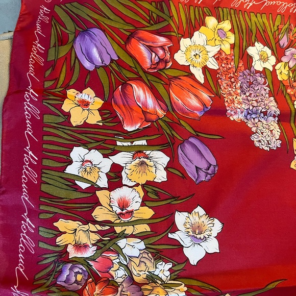 Holland Tulip Print Scarf ! - Picture 8 of 10
